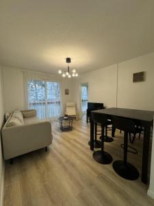 Location Appartement 7 pièces VENISSIEUX 69200