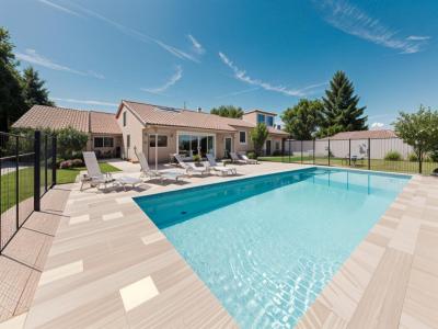 photo For sale House SENAS 13