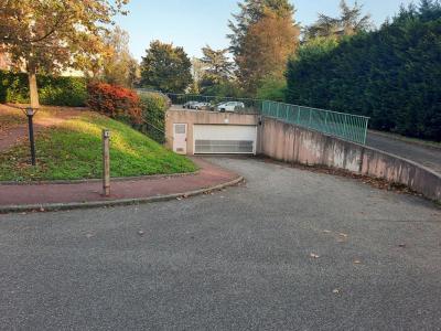 photo For rent Parking CRAPONNE 69