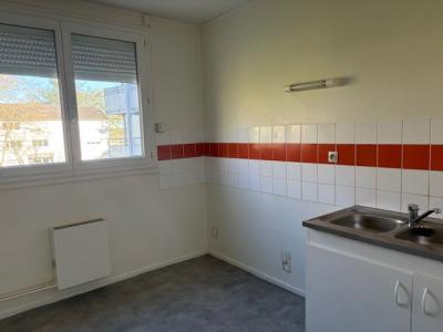 Location Appartement 4 pièces CHATRE 36400