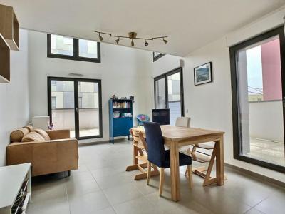 Vente Appartement 4 pièces BORDEAUX 33300