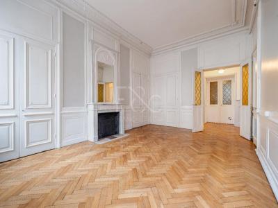 Vente Appartement 5 pièces LYON-6EME-ARRONDISSEMENT 69006