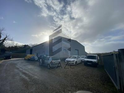 photo For rent Commerce BASSENS 33