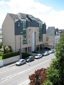 photo For rent Apartment LAVAL 53