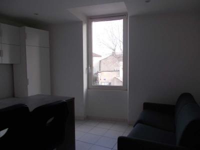 For rent Apartment CADENET  84