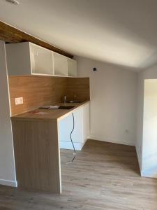 photo For rent Apartment VENISSIEUX 69