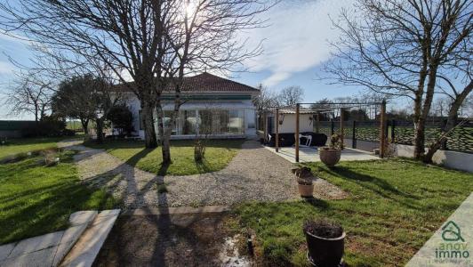 Vente Maison 8 pièces CHAMPNIERS 16430