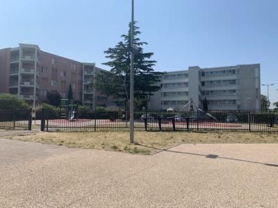 Location Appartement 5 pièces BAGNOLS-SUR-CEZE 30200