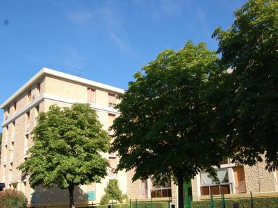 Location Appartement 4 pièces CARPENTRAS 84200