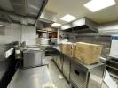Louer Local commercial Paris-11eme-arrondissement 200004 euros