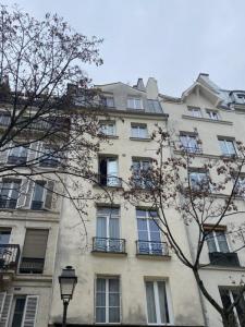 photo For rent Apartment PARIS-1ER-ARRONDISSEMENT 75