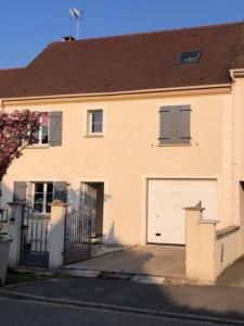 Location Appartement 2 pièces VILLENEUVE-LE-COMTE 77174