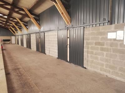 photo For rent Parking NIVILLAC 56