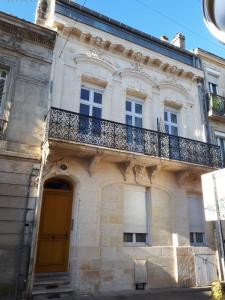 photo For rent Apartment BORDEAUX 33