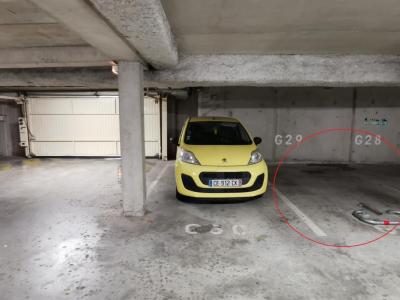 photo For rent Parking AVIGNON 84