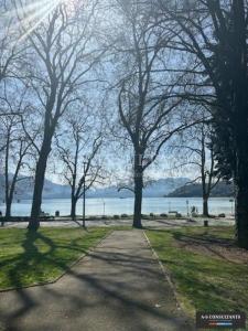 Location Commerce ANNECY 74000