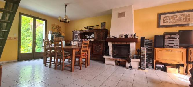 For sale House SAINTRY-SUR-SEINE  91