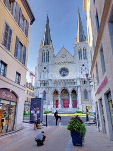 Vente Appartement 6 pices PAU 64000