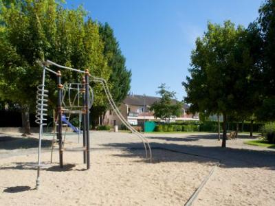 photo For rent Apartment SAINT-GERMAIN-DU-PUY 18