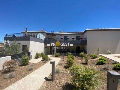 photo For rent Parking GREASQUE 13