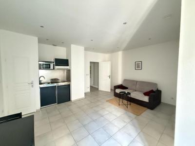 photo For rent Apartment MARSEILLE-2EME-ARRONDISSEMENT 13