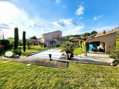 For sale Prestigious house LAURIS  84