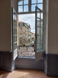 photo For rent Apartment BORDEAUX 33