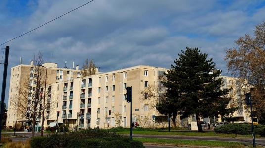 photo For rent Commerce AVIGNON 84