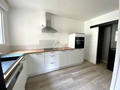 photo For rent Apartment NUILLE-SUR-VICOIN 53
