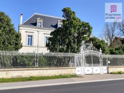 For sale Prestigious house VILLENEUVE-LA-COMTESSE  17