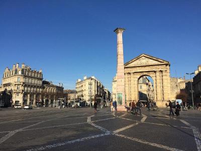 photo For rent Apartment BORDEAUX 33
