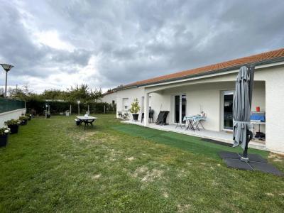 photo For rent House POUILLY-LES-NONAINS 42