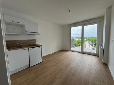 photo For rent Apartment LAVAL 53