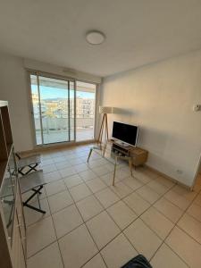 Location Appartement 2 pièces MARSEILLE-8EME-ARRONDISSEMENT 13008
