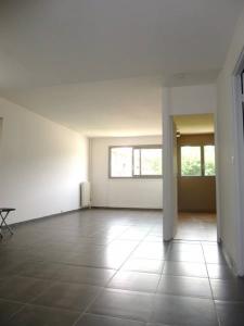 photo For rent Apartment PARIS-20EME-ARRONDISSEMENT 75