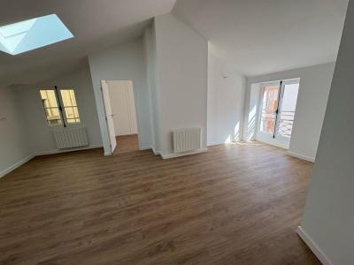Location Appartement 2 pices MARSEILLE-1ER-ARRONDISSEMENT 13001