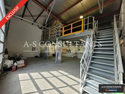 photo For rent Commerce ROCHETOIRIN 38