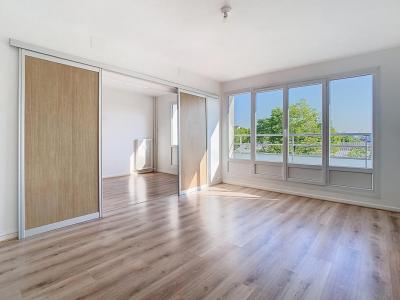 For rent Apartment LAMBERSART  59