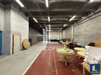 For rent Commerce VALLAURIS  06