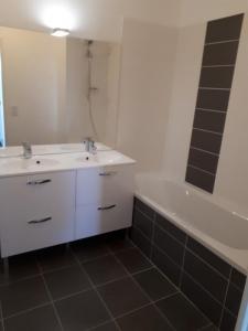 Location Appartement VONNAS  01