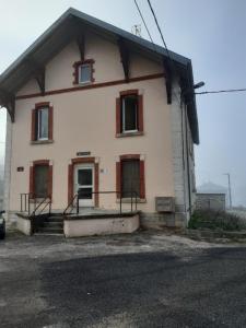 Location Appartement 4 pièces CHALLES 01450