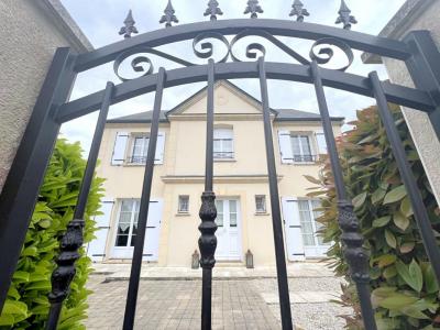 Vente Maison 8 pièces CHAPELLE-SAINT-AUBIN 72650