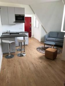 Location Appartement 2 pièces PARIS-18EME-ARRONDISSEMENT 75018