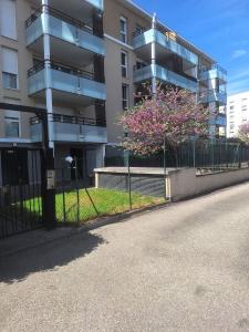 Vente Appartement 3 pièces BRON 69500
