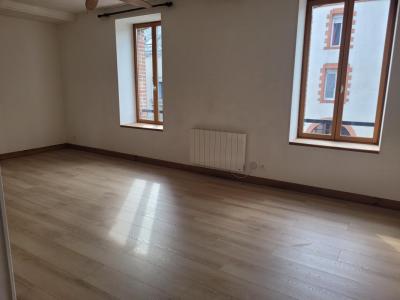For rent Apartment CHEMILLE  49