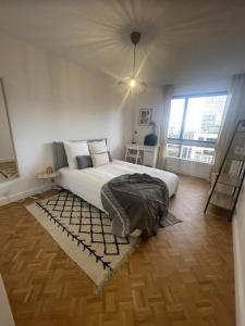 photo For rent Apartment PARIS-15EME-ARRONDISSEMENT 75