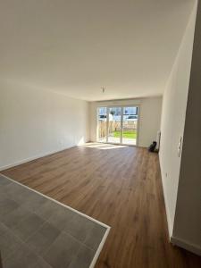 photo For rent Apartment MONTAIGU 85