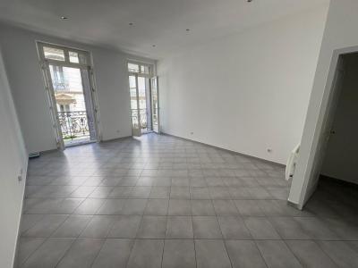 photo For rent Apartment MARSEILLE-1ER-ARRONDISSEMENT 13