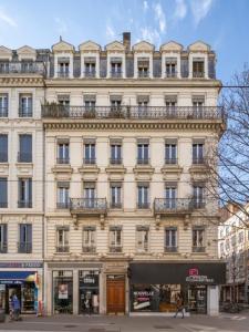 photo For rent Apartment LYON-3EME-ARRONDISSEMENT 69