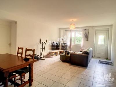 Location Appartement SAINTE-SUZANNE  25